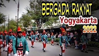 KIRAB BERGODO rakyat yogyakarta di jalan MALIOBORO