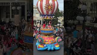 Mickey and Minnie Festival of Fantasy Finale #FOF #disneyreels #waltdisneyworld