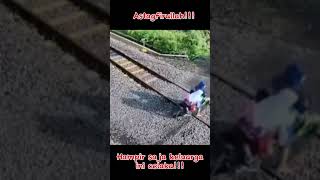 Detik detik sepeda motor di lindas kereta api!!!@rudichanell#viral