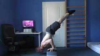 Deficit Handstand Push Up x3 @~90kg