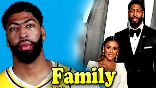 Anthony Davis Family With Daughter and Wife Marlen P 2022