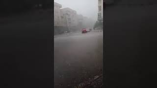 بالصور والفيديو: عاصفة رعدية طوفانية مصحوبة ببرد قوية تضرب هذه المدينة المغربية