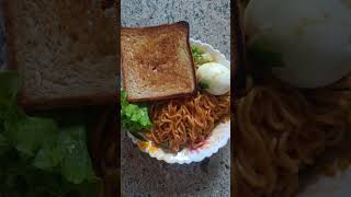 What I ate in a day #noodles #egg #lettuce #bread #korean #shorts