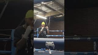 Amari Jones Shadow Boxing at the Media Day Open Workout for Devin Haney 🥊💯