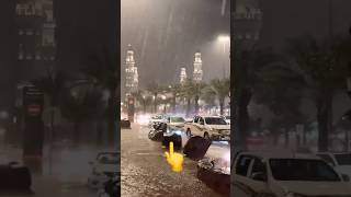 مسجد قُباء أمطاره فجر اليوم #الجمعة 🌧️ ..‏⁧‫#امطار_المدينه Rainy Moments in Madinah! 🌧️ ‬⁩ ‏