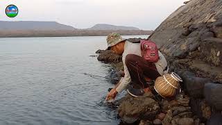 Mancing di pinggir pelabuhan gilimanuk