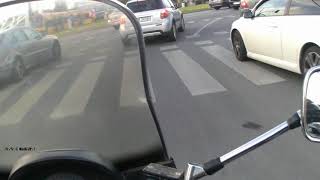 Jaśnie Pan Mercedesem na rondo zajechał.