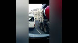 #HGV driver mess London streets with his cement.