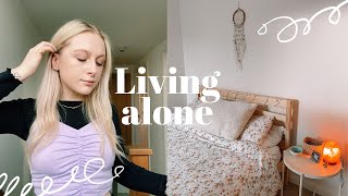 PROS AND CONS OF LIVING ON YOUR OWN | EMILY ROSE