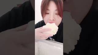 Ice ASMR frozen freezer eating #mukbang #icebites #asmreating #iceasmr