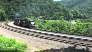 Railfanning Horseshoe Curve - backside of the curve