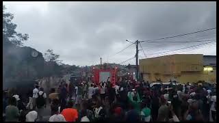 GABON ...Liesse populaire dans les rue du Gabon après l'annonce du coup d'état par les militaires