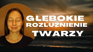 Rozluźnij swoją twarz umysłem. Niesamowita technika joga nidra