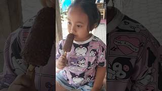 Eskrim coklat emg paling enak 😆