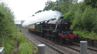 Black 5 45231 passes Hartford Station in Cheshire 1st July 2023