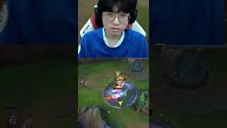 Easy 1 v 2 Renekton by Zeus #faker #lck #leagueoflegends #zeus