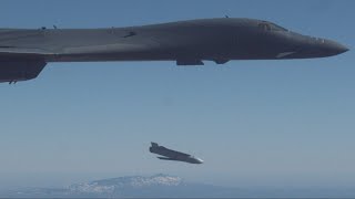 B-1b Lancer Launch Standoff Cruise Missile From External Pylon!