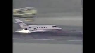 Pilot with nerves of steel lands jet with no landing gear.