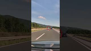 Primjer opasne vožnje na našim autocestama. / An example of dangerous driving on our highways.