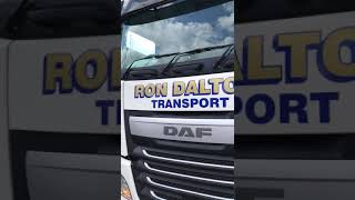 Stunning DAF truck XF euro 5 12 wheeler Semi truck unloading (DAF TRUCKS)