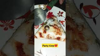 #pizza #pizzahut #pizzalover #dominozpizza #food #fastfoodlove #shortvideo