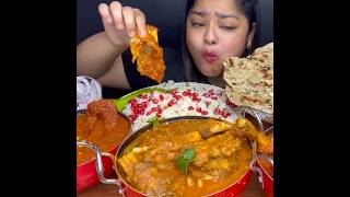 ASMR: EATING SPICY CHICKEN CURRY🔥 BUTTER NAAN || #shorts #mukbangn#asmreating #mukbangasmr #asmr