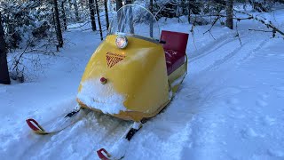 Bombardier Skidoo Olympique 1963. A little ride in the woods! Scootart