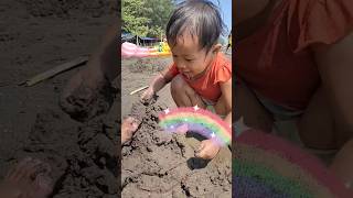 pantai viral ada pelangi buatan cilukba