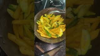 Desi Style Aloo parwal ki bhujia  | Parwal  ki Sukhi Sabzi | #youtubeshorts #ytshorts #viral #shorts