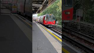 London Underground tube in Golders Green via Bank 🇬🇧#shorts