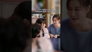 She takes care of Xiaobao with her mother #drama #love #MangoTV Shorts