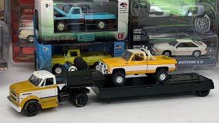 1/64 Greenlight Hot Wheels M2 diecast truck haul