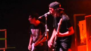 Live performance "King For A Day" Pierce The Veil"