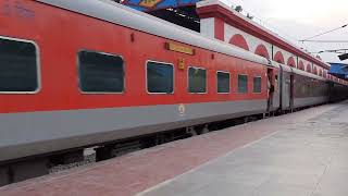 puri to anand vihar terminal neelachal express arrived at etawah junction