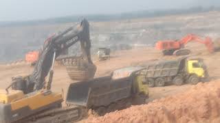 Volvo480p and hitachi zaxis870h Excavator truck loading