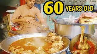 YASEEN SIRI PAYE - 60 YEARS OLD NASHTA POINT - LAHORI BREAKFAST - PAKISTANI STREET FOOD