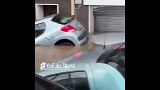 Paris FLOODING today - Water floods under EIFFEL TOWER!!!