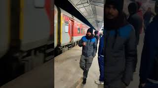 🚊🚊20503 Dibrugarh-New Delhi Raj Exp coming on Platform #shorts #youtubeshorts #railway #train