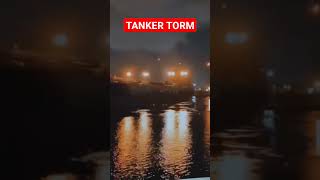 KELUARKAN TANKER TORM DARI  DERMAGA