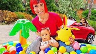 ¡El coche para el bebé de Mamá de Lucky! Juegos de bebé. Videos de juguetes de peluche