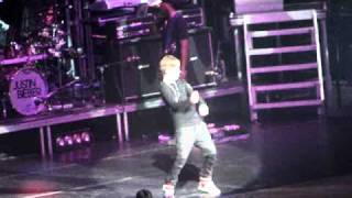 JUSTIN BIEBER DOUGIE AND JERKING 12.21.10