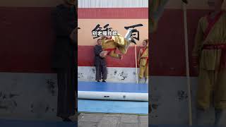 【少林七小侠】 ShaolinBoys 师父：你们出门之后不要说是我教的（下）#shorts #ytshorts   #kungfu #gongfu #status #foryou