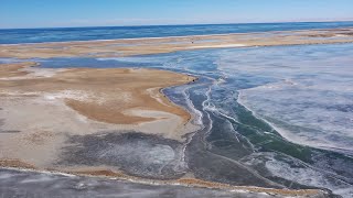 Bird's-eye view of Qinghai: The frozen 'ear' of Qinghai Lake