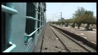 BRC WAP4 Maharashtra Sampark Kranti With ICF Rake Honking Through Palej