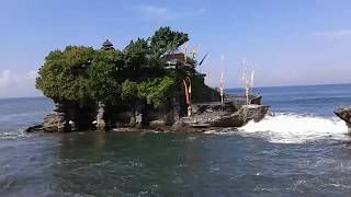 Tanah lot temple by Bali activitor