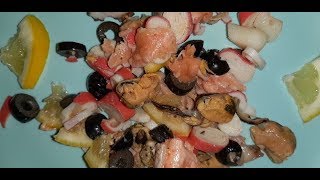 Морской салат. Салат с морепродуктов. Ну Очень вкусный салат)