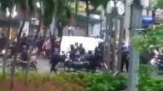 Video Amatir Mobil Ambulan kabur saat diperiksa Polisi demo 13 Oktober 2020