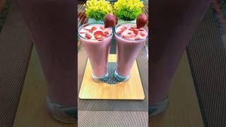 একদম সহজে স্ট্রবেরি মিল্কশেক /easy strawberry milkshake #shorts #strawberry dessert