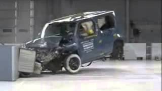 Vehicule  Crash Test 2009 - 2011 Nissan Cube Frontal Offset) IIHS-Extreme