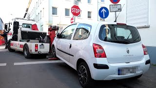 Feuerwehr kommt nicht durch! Falschparker behindern Einsatzkräfte - Wohnungsbrand in Krefeld | 4.3.